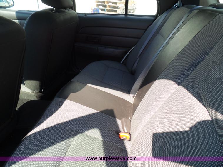 image for item J4013 2009 Ford Crown Victoria Police Interceptor