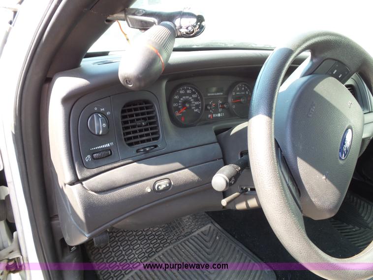 image for item J4013 2009 Ford Crown Victoria Police Interceptor