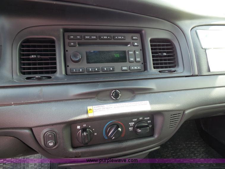 image for item J4013 2009 Ford Crown Victoria Police Interceptor