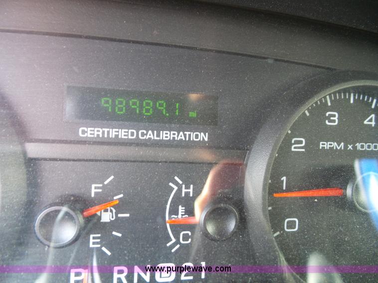 image for item J4013 2009 Ford Crown Victoria Police Interceptor