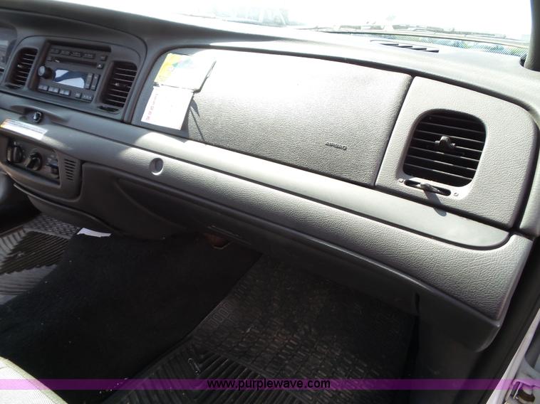 image for item J4013 2009 Ford Crown Victoria Police Interceptor