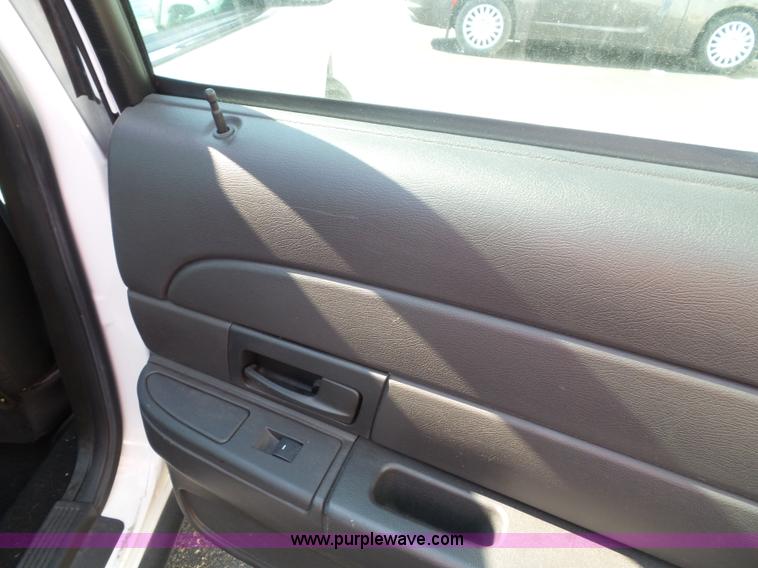 image for item J4013 2009 Ford Crown Victoria Police Interceptor