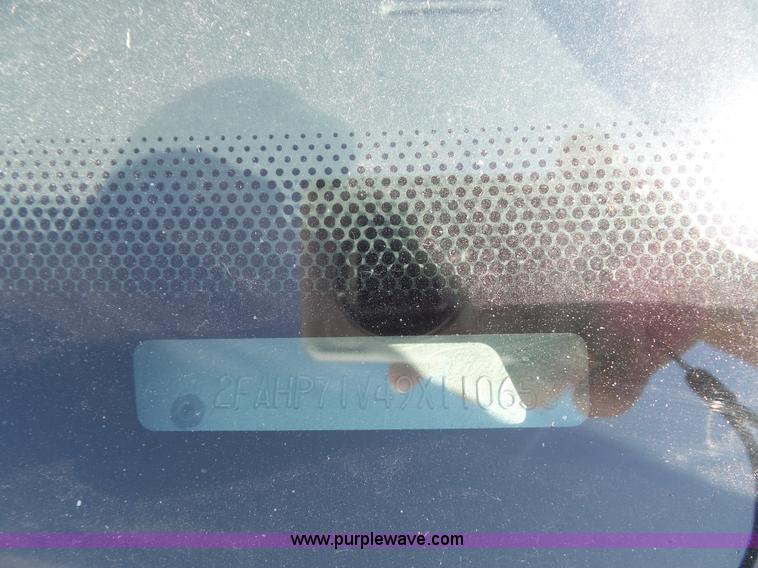 image for item J4013 2009 Ford Crown Victoria Police Interceptor