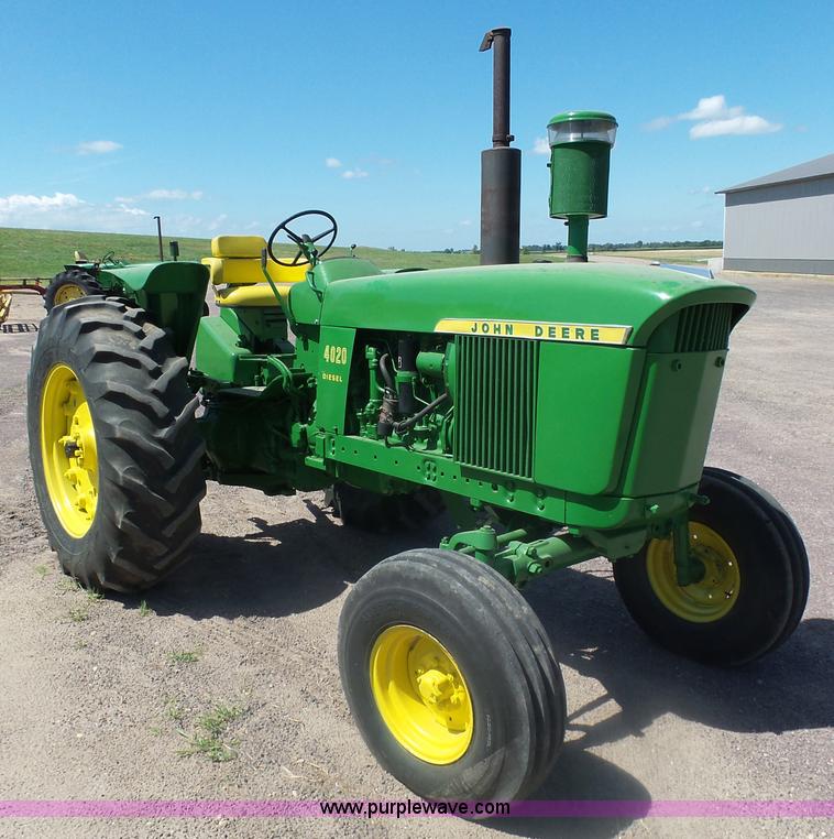 image for item AL9139 1969 John Deere 4020 tractor