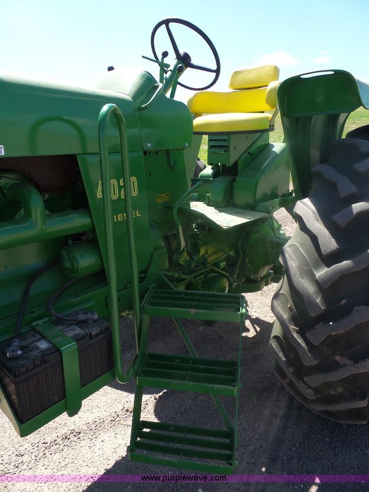 image for item AL9139 1969 John Deere 4020 tractor