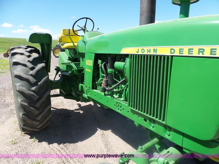 image for item AL9139 1969 John Deere 4020 tractor