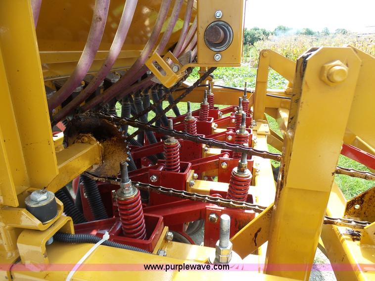 image for item AV9890 HayBuster 77C no-till grain drill