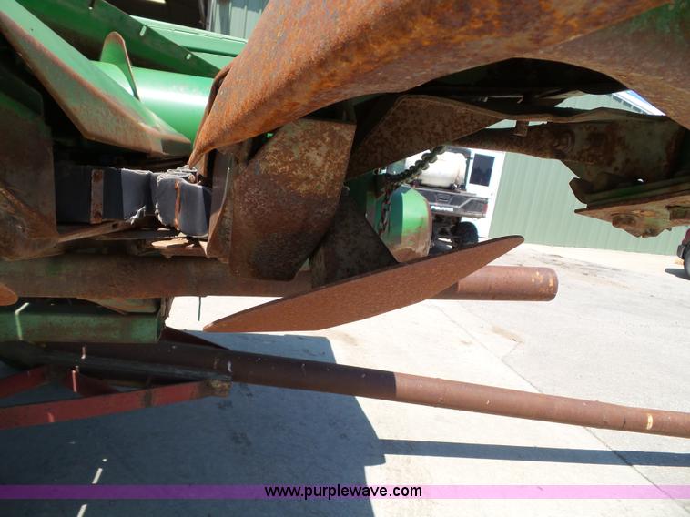 image for item BG9300 John Deere 854A row crop head