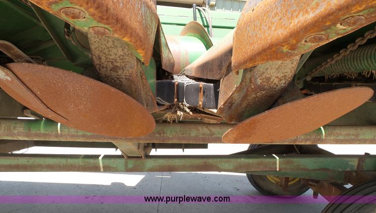 image for item BG9300 John Deere 854A row crop head