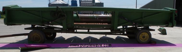 image for item BG9300 John Deere 854A row crop head