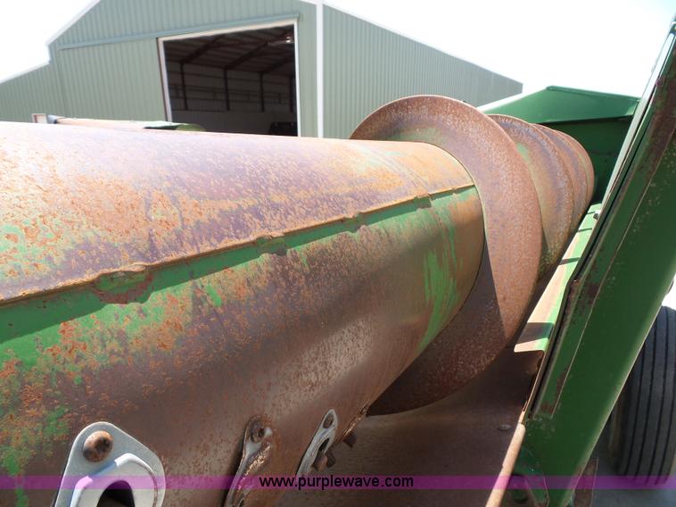 image for item BG9300 John Deere 854A row crop head