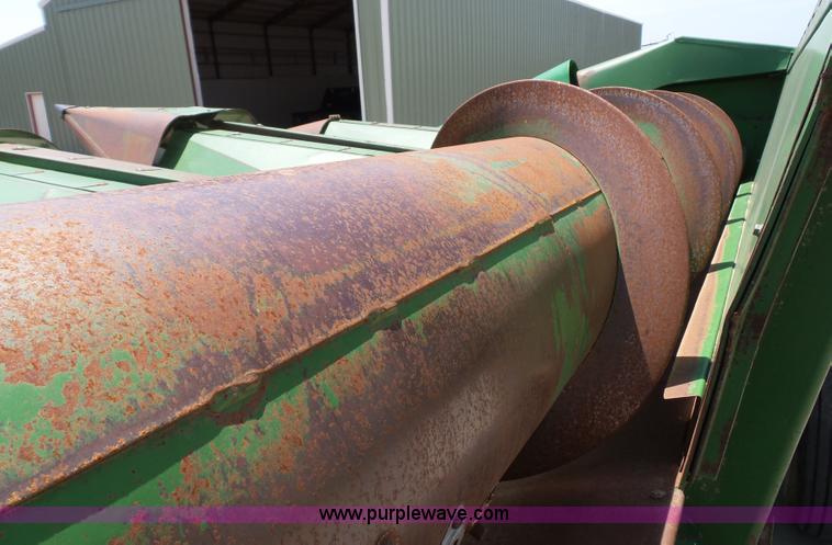 image for item BG9300 John Deere 854A row crop head