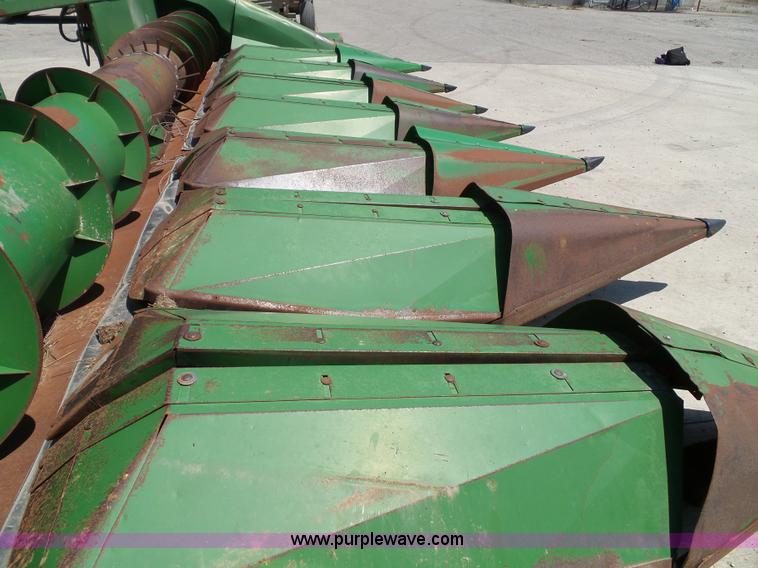 image for item BG9300 John Deere 854A row crop head