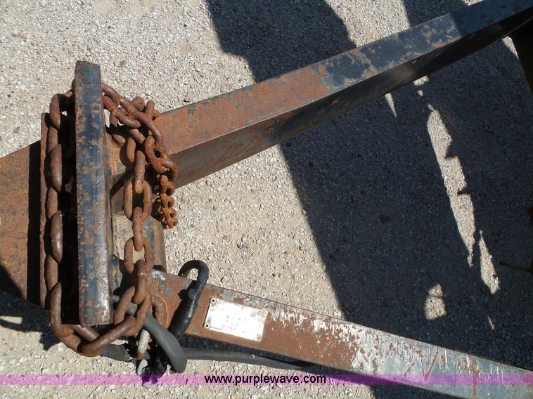 image for item BG9301 2010 Drago L8 row crop head with Jantz trailer