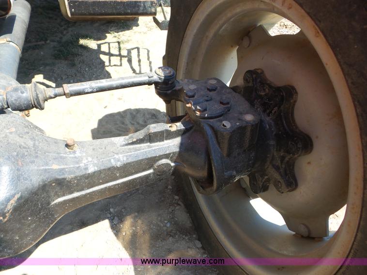 image for item BZ9605 Massey-Ferguson 573 tractor