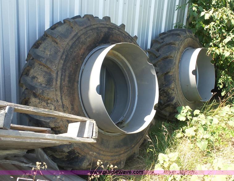 image for item BZ9605 Massey-Ferguson 573 tractor