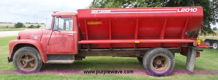 image for item BZ9613 1971 International Loadstar 1600 applicator truck