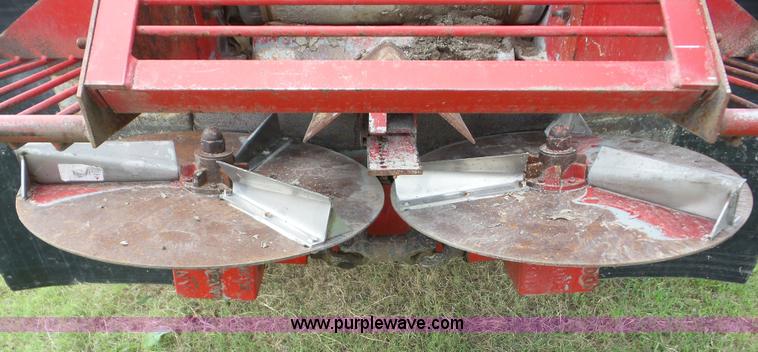 image for item BZ9613 1971 International Loadstar 1600 applicator truck