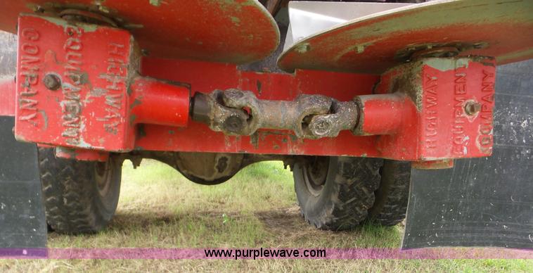 image for item BZ9613 1971 International Loadstar 1600 applicator truck