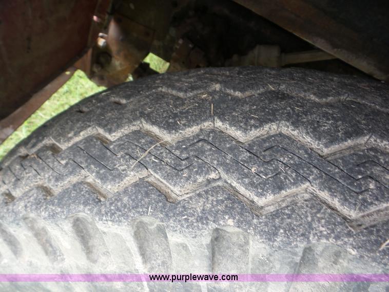 image for item BZ9613 1971 International Loadstar 1600 applicator truck