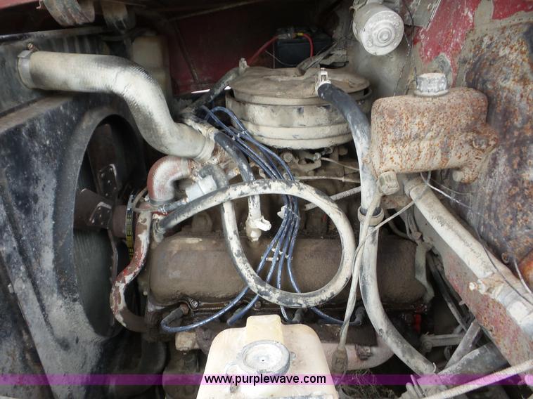 image for item BZ9613 1971 International Loadstar 1600 applicator truck