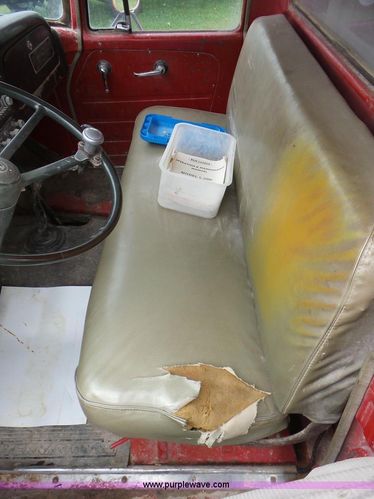 image for item BZ9613 1971 International Loadstar 1600 applicator truck