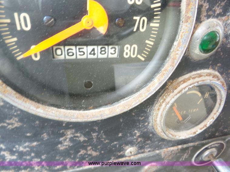 image for item BZ9613 1971 International Loadstar 1600 applicator truck