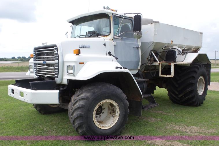 image for item BZ9614 1995 Ford L8000 applicator truck