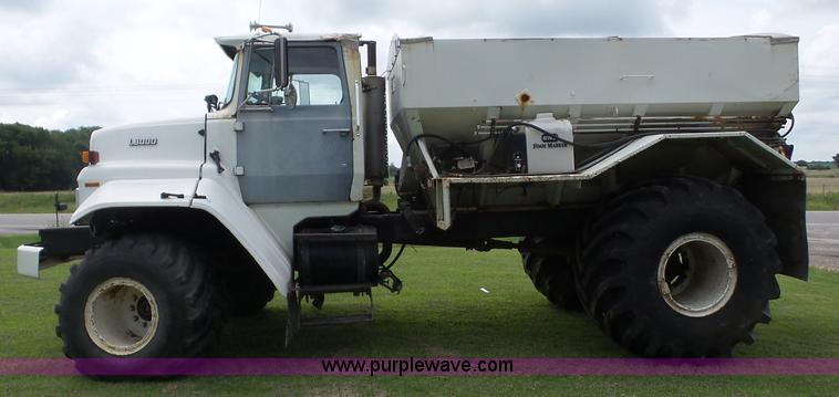 image for item BZ9614 1995 Ford L8000 applicator truck