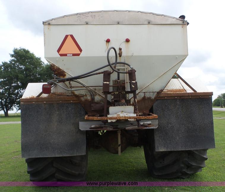 image for item BZ9614 1995 Ford L8000 applicator truck