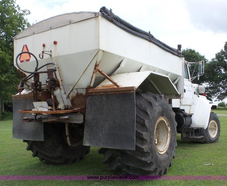 image for item BZ9614 1995 Ford L8000 applicator truck