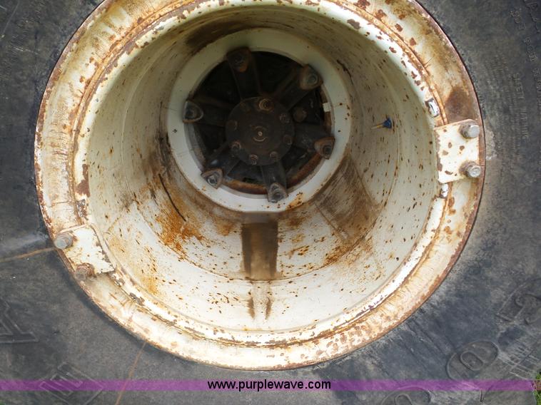 image for item BZ9614 1995 Ford L8000 applicator truck