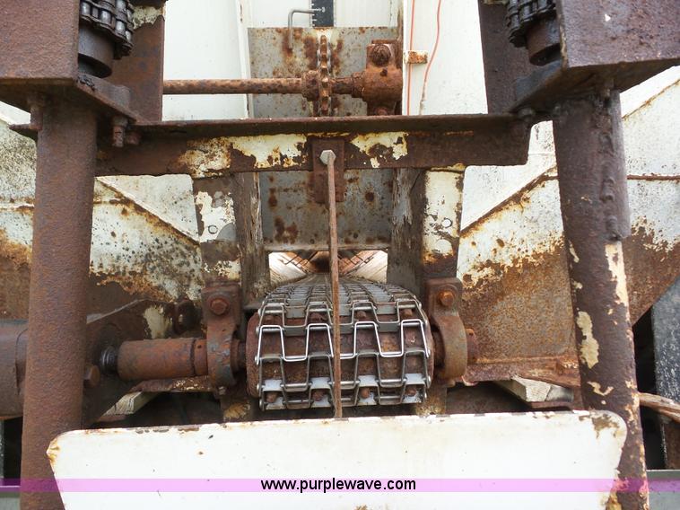 image for item BZ9614 1995 Ford L8000 applicator truck