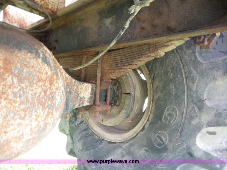 image for item BZ9614 1995 Ford L8000 applicator truck