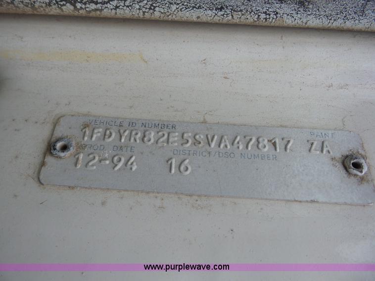 image for item BZ9614 1995 Ford L8000 applicator truck