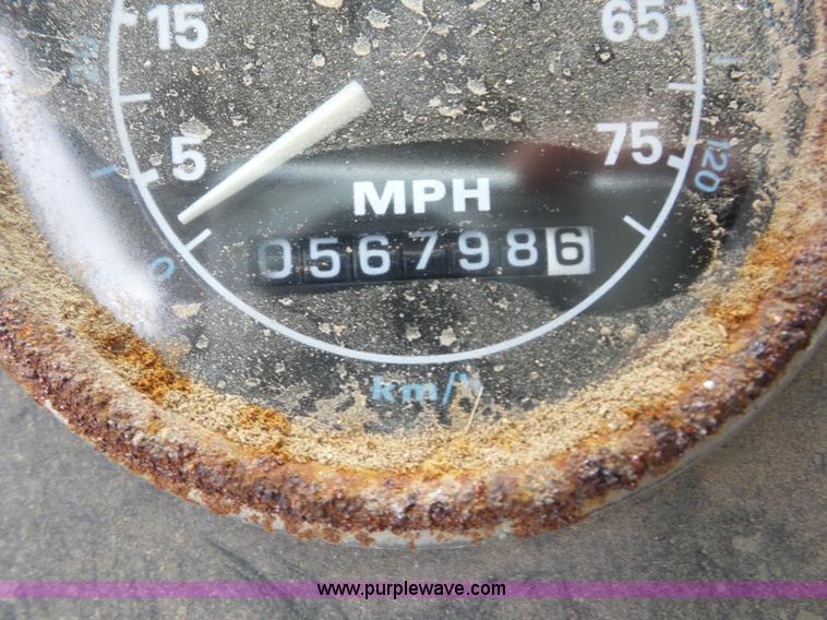 image for item BZ9614 1995 Ford L8000 applicator truck