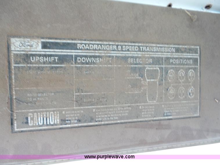 image for item BZ9614 1995 Ford L8000 applicator truck