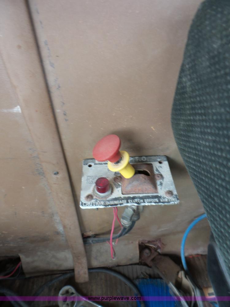 image for item BZ9614 1995 Ford L8000 applicator truck