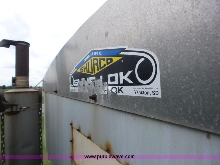 image for item BZ9614 1995 Ford L8000 applicator truck