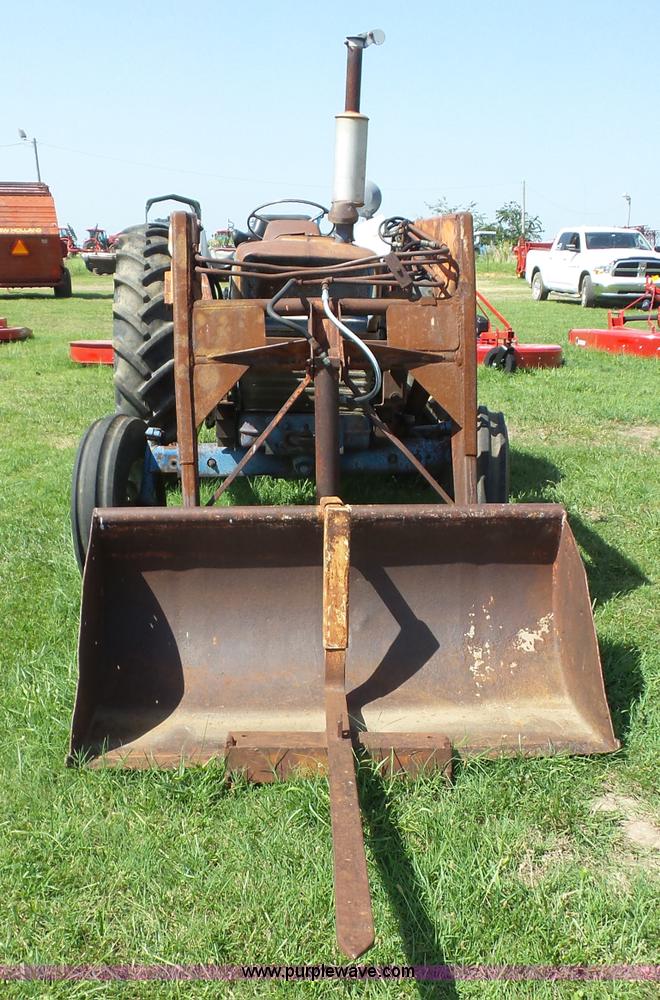 image for item BZ9646 Ford 4000 tractor