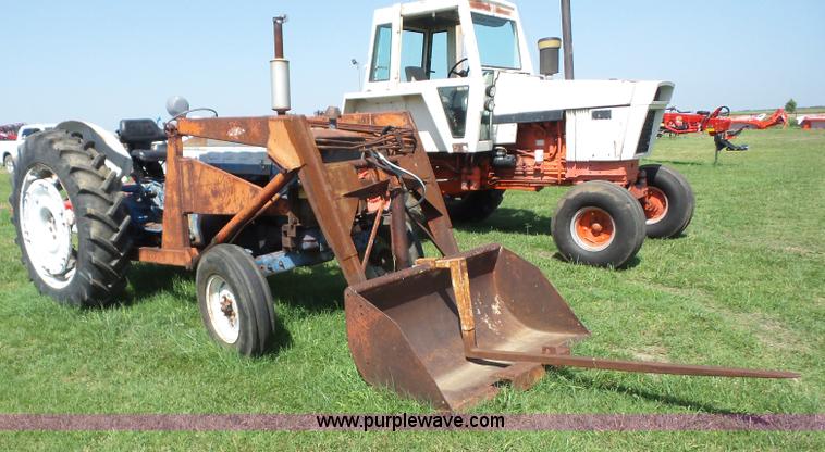 image for item BZ9646 Ford 4000 tractor