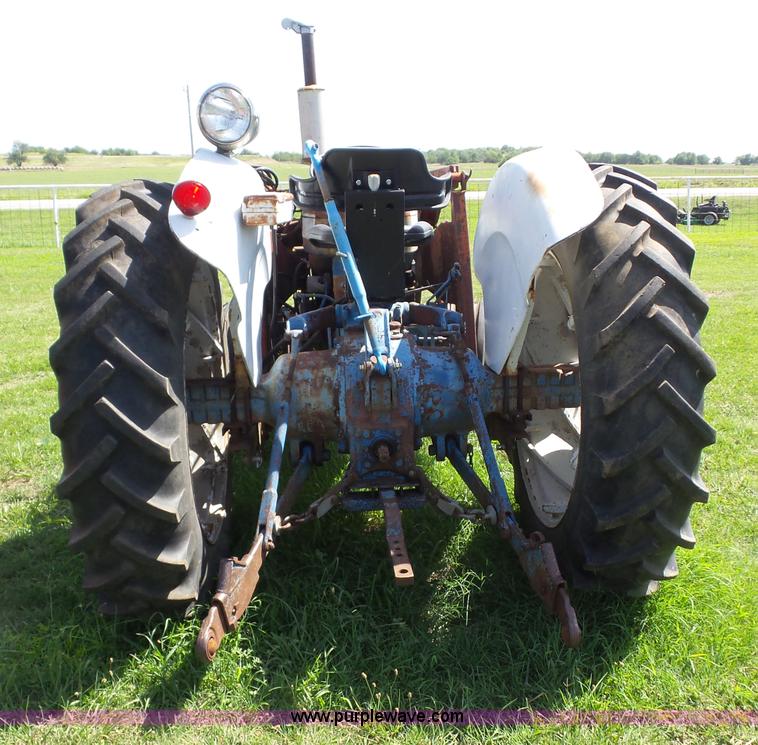 image for item BZ9646 Ford 4000 tractor