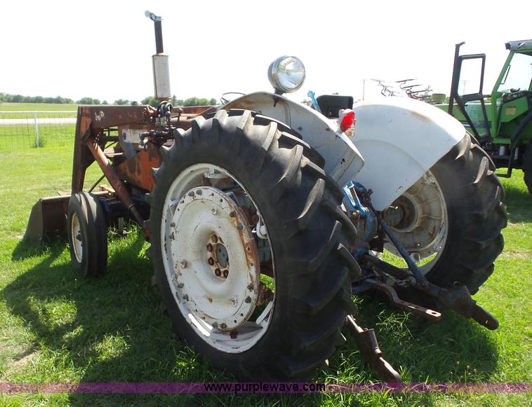 image for item BZ9646 Ford 4000 tractor