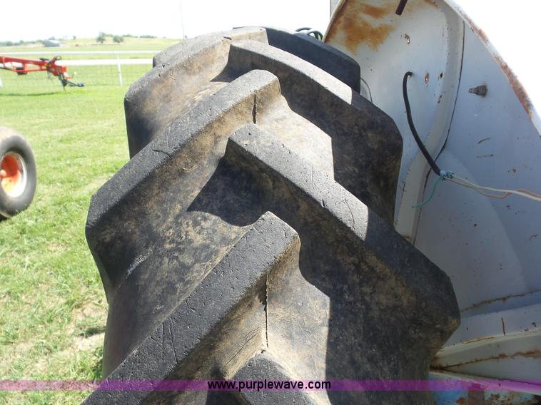 image for item BZ9646 Ford 4000 tractor