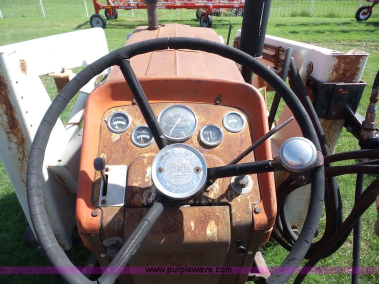 image for item BZ9648 1969 Massey-Ferguson 175 tractor