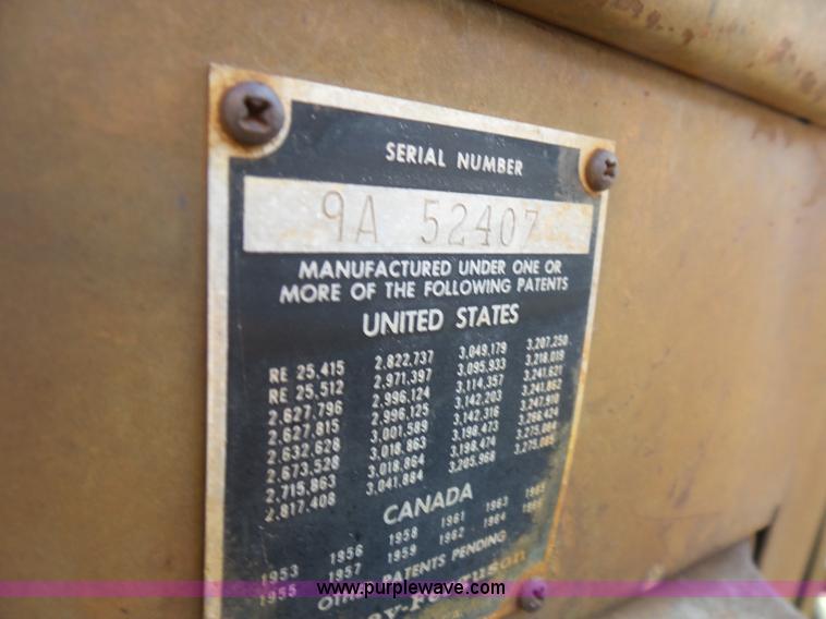 image for item BZ9648 1969 Massey-Ferguson 175 tractor