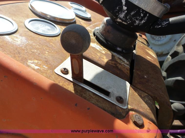 image for item BZ9648 1969 Massey-Ferguson 175 tractor