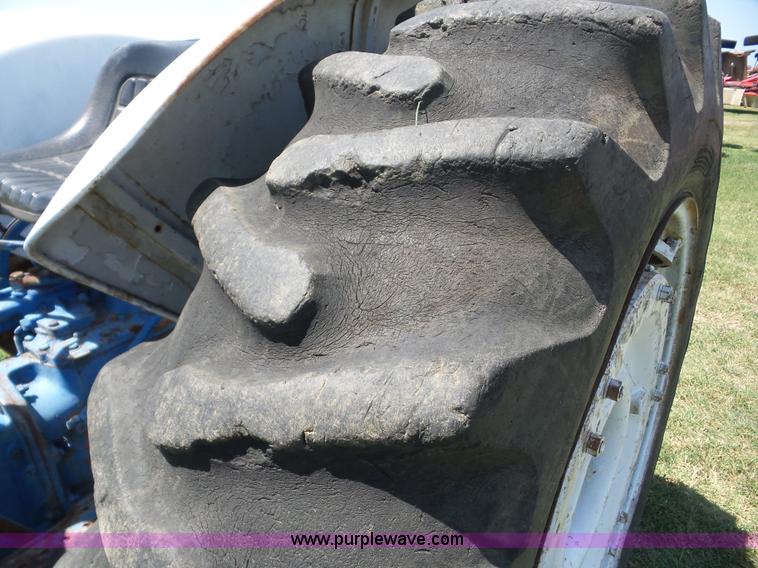 image for item BZ9649 Ford 4000 tractor
