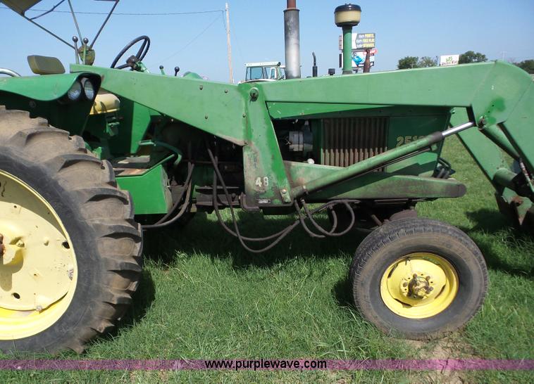 image for item BZ9650 1967 John Deere 2510 tractor
