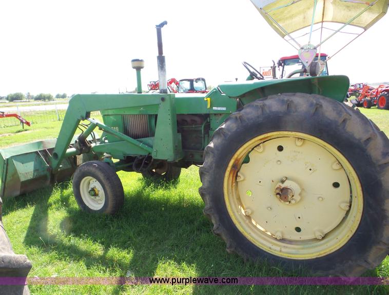image for item BZ9650 1967 John Deere 2510 tractor